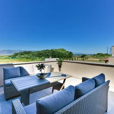 Rea 3 With Heated Pool Privlaka (Zadar)
