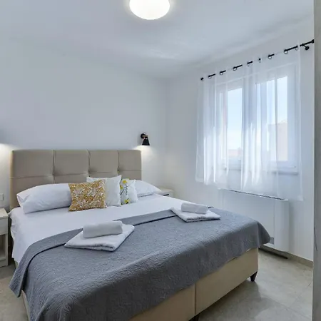 Villa Rea 3 With Heated Pool Privlaka (Zadar)