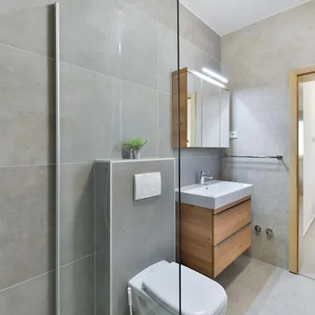 Rea 3 With Heated Pool *