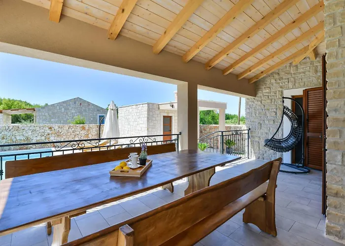 Rea 3 With Heated Pool Willa *