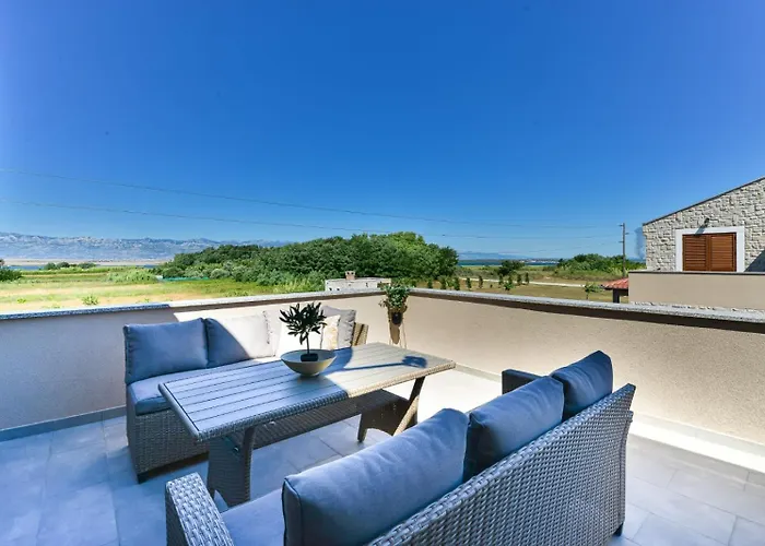 Rea 3 With Heated Pool Privlaka (Zadar)