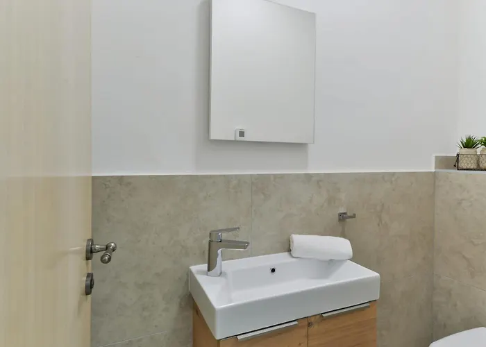 Rea 3 With Heated Pool