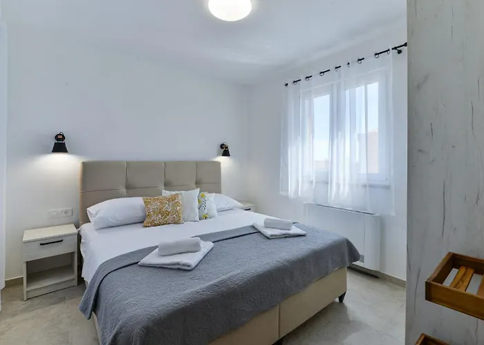 Villa Rea 3 With Heated Pool Privlaka (Zadar)