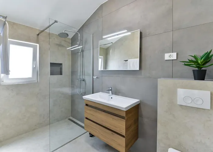 Villa Rea 3 With Heated Pool *